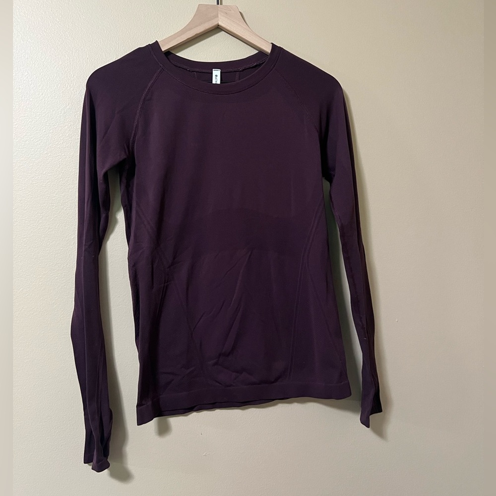 Athleta Momentum Seamless Top Dark Purple Color Size Small